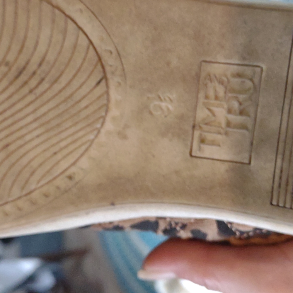 Slip ons - Picture 4 of 5